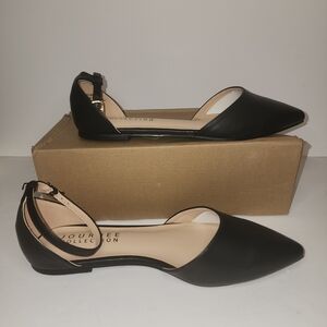 Journee Collection Black Pointed-Toe D'Orsay Flats with Ankle Strap Size 8